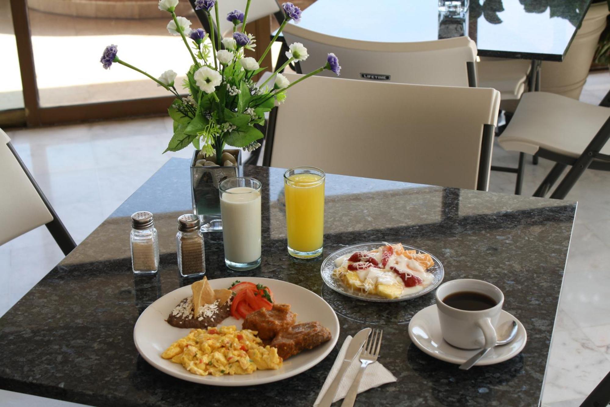 Hotel Porto Allegro 푸에르토 발라타 외부 사진